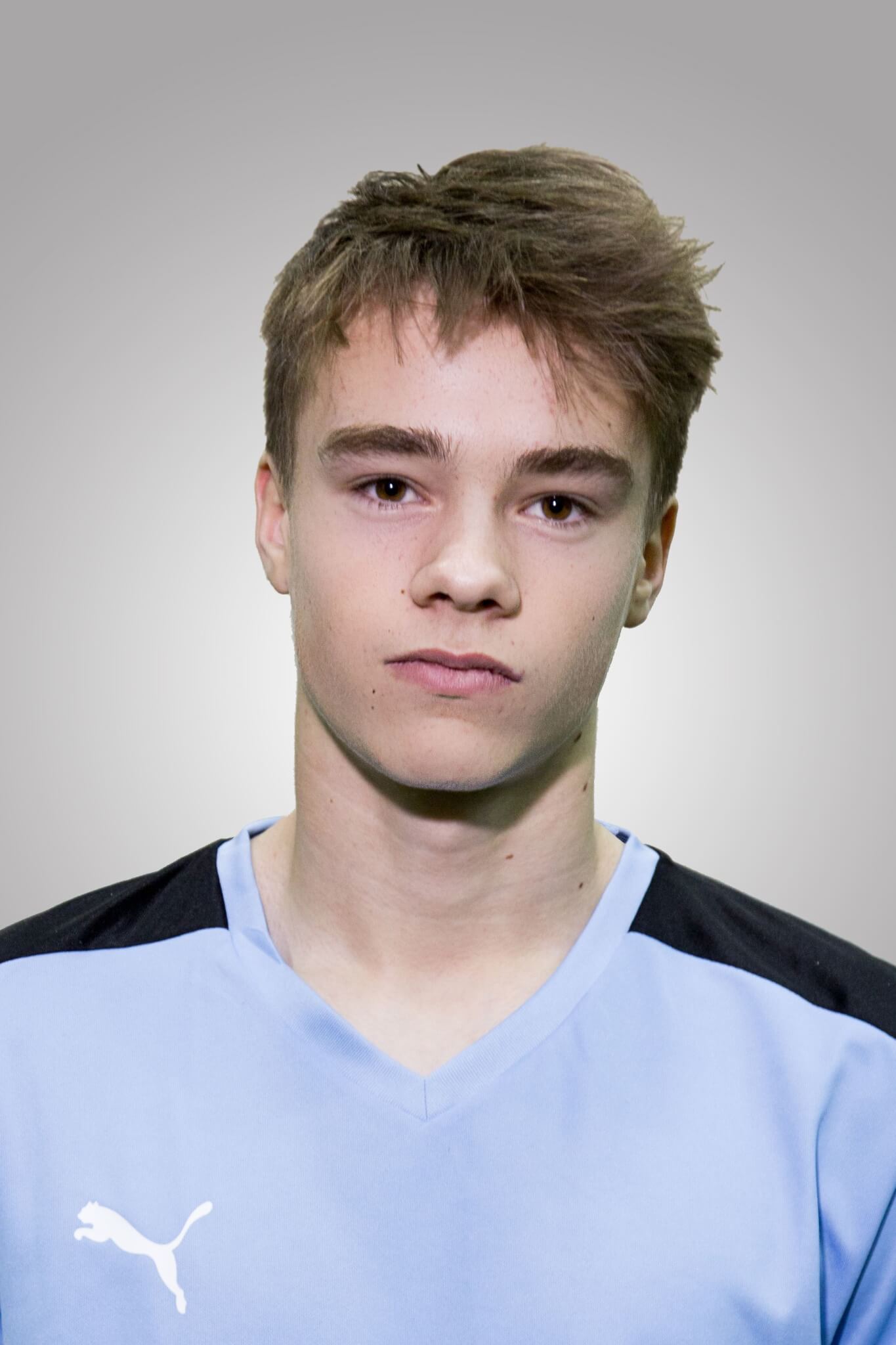 Leo iloisena Celticin kimppuun