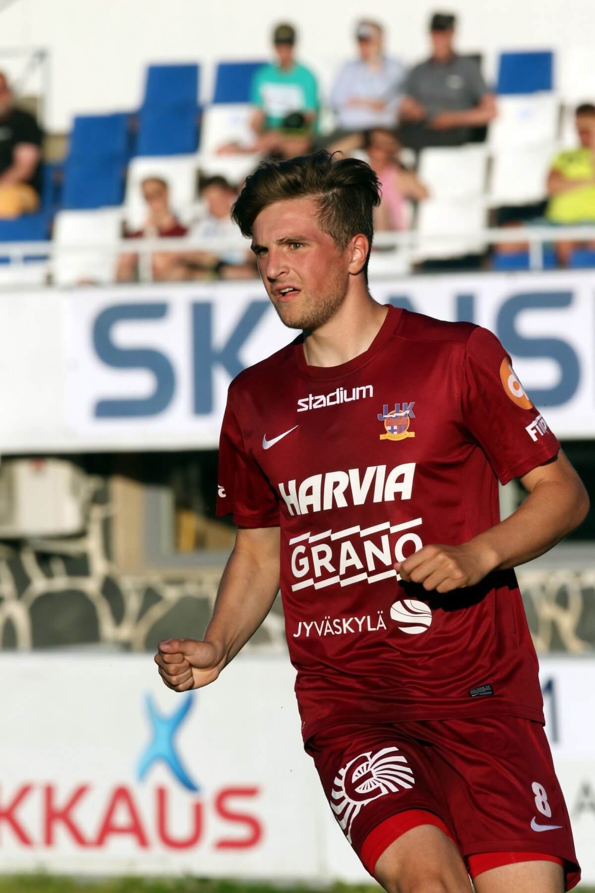 Aleksis Lehtonen mestareitten riveihin